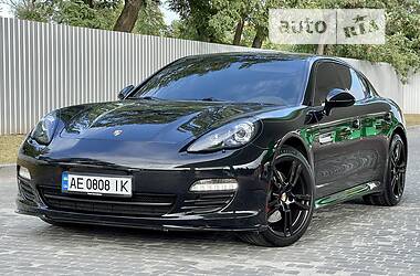 Хэтчбек Porsche Panamera 2012 в Днепре