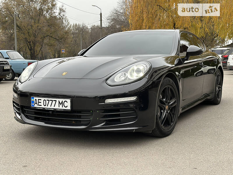 Седан Porsche Panamera 2013 в Днепре