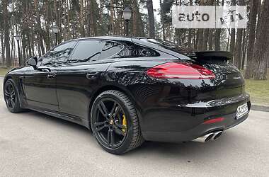 Внедорожник / Кроссовер Porsche Panamera 2013 в Киеве