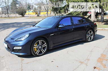 Седан Porsche Panamera 2011 в Киеве