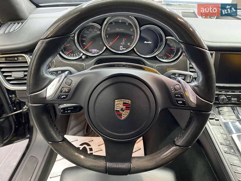 Седан Porsche Panamera 2010 в Днепре