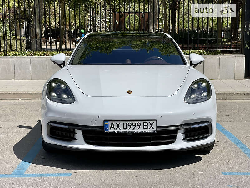 Лифтбек Porsche Panamera 2020 в Киеве