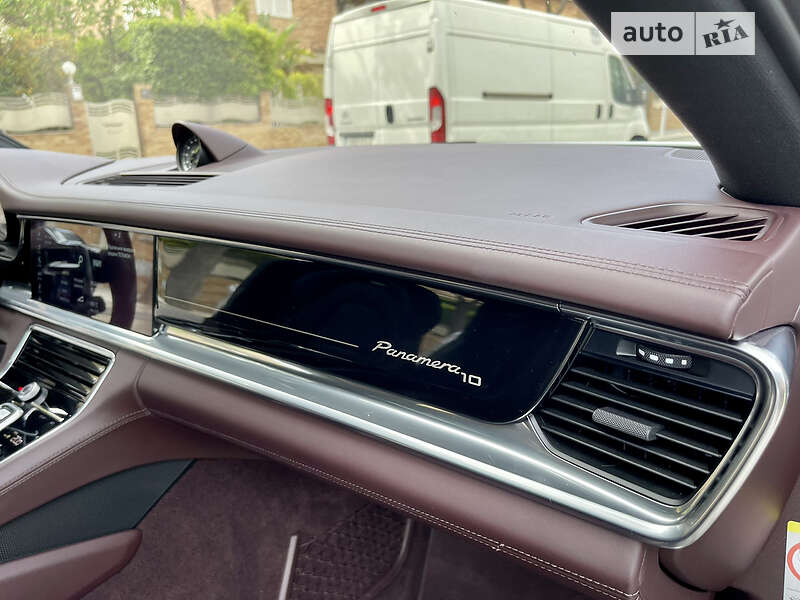 Лифтбек Porsche Panamera 2020 в Киеве