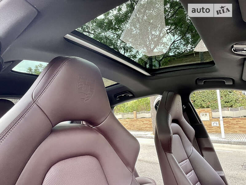 Лифтбек Porsche Panamera 2020 в Киеве