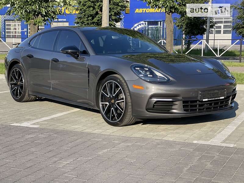 Лифтбек Porsche Panamera 2018 в Киеве