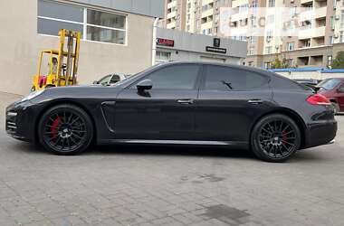 Фастбэк Porsche Panamera 2013 в Одессе