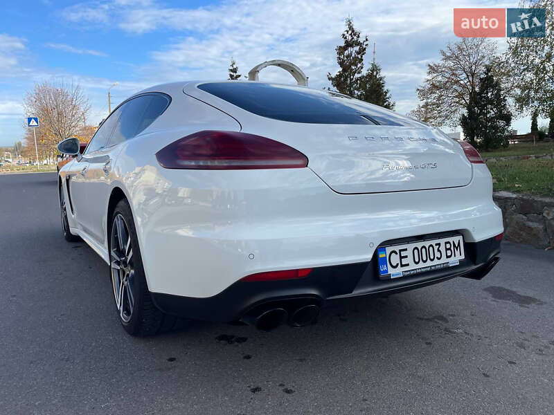 Фастбэк Porsche Panamera 2013 в Новоднестровске