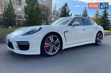 Фастбэк Porsche Panamera 2013 в Новоднестровске