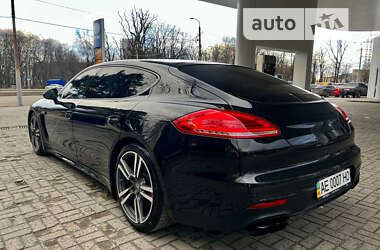 Фастбэк Porsche Panamera 2013 в 