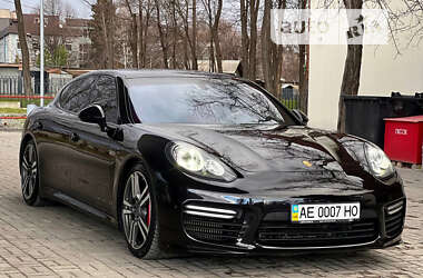 Фастбэк Porsche Panamera 2013 в 
