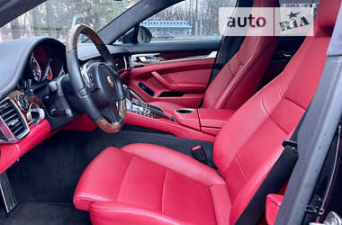 Фастбэк Porsche Panamera 2013 в 