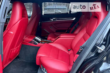 Фастбэк Porsche Panamera 2013 в 