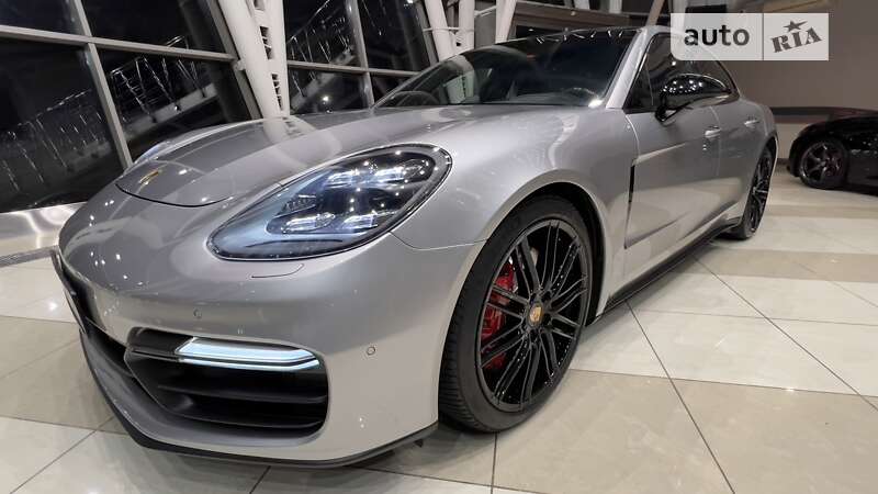 Фастбэк Porsche Panamera 2019 в Киеве