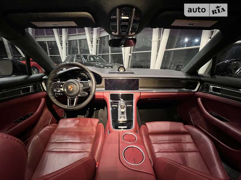 Фастбэк Porsche Panamera 2019 в Киеве