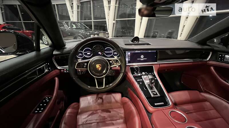 Фастбэк Porsche Panamera 2019 в Киеве