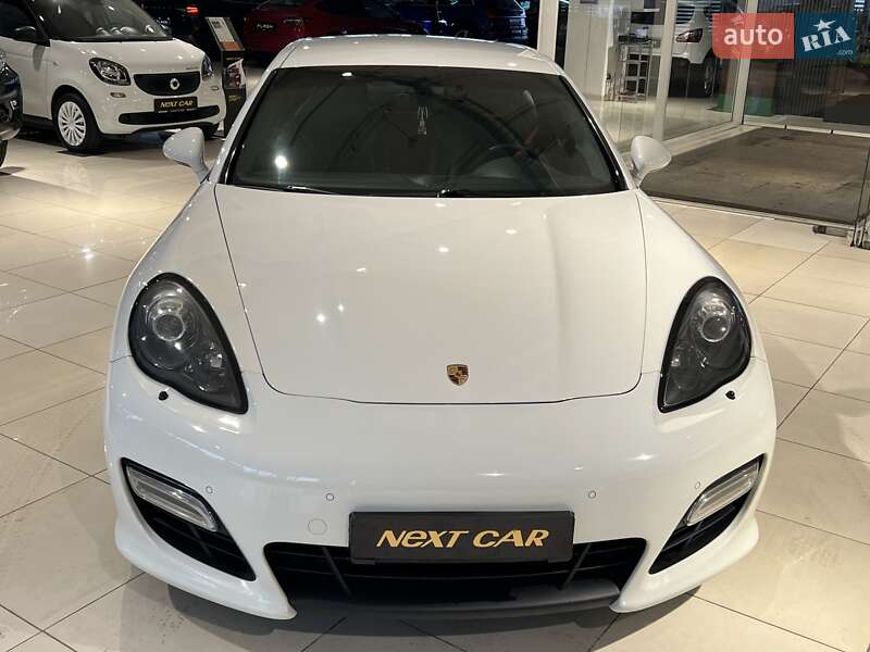 Фастбек Porsche Panamera 2012 в Києві фото 27 Фастбек Porsche Panamera 2012 в Києві