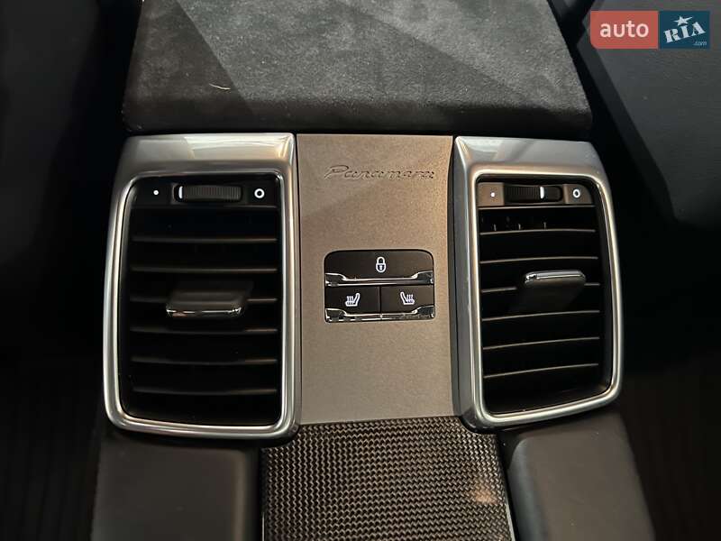 Фастбек Porsche Panamera 2012 в Києві фото 37 Фастбек Porsche Panamera 2012 в Києві