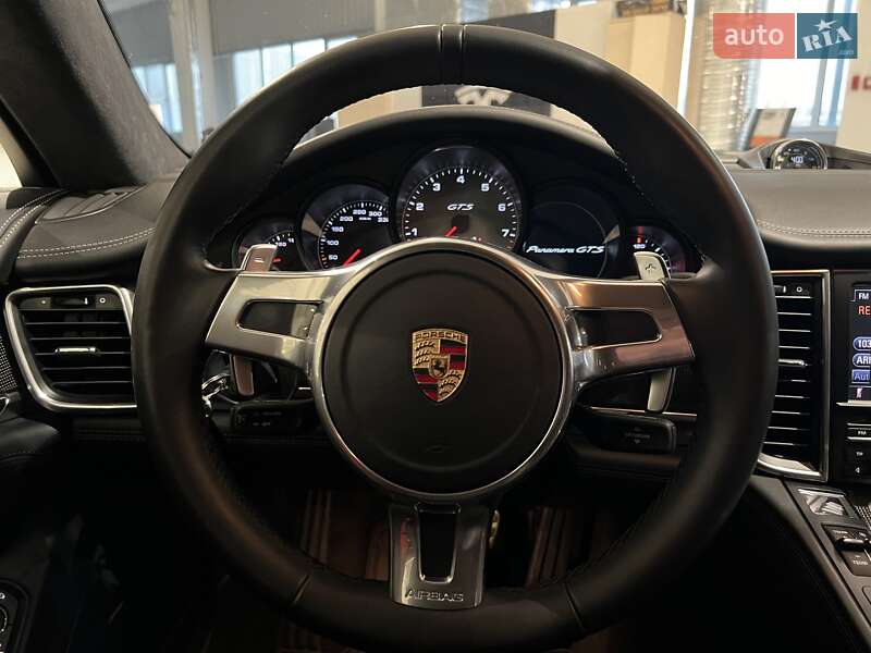 Фастбек Porsche Panamera 2012 в Києві фото 51 Фастбек Porsche Panamera 2012 в Києві