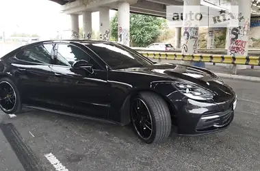 Porsche Panamera 2018