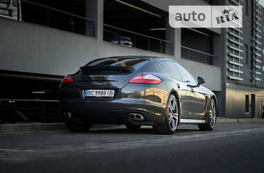 Фастбэк Porsche Panamera 2010 в Львове