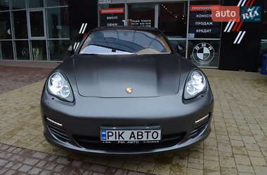 Фастбэк Porsche Panamera 2011 в 