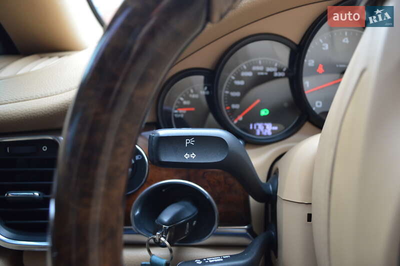 Фастбэк Porsche Panamera 2011 в Львове