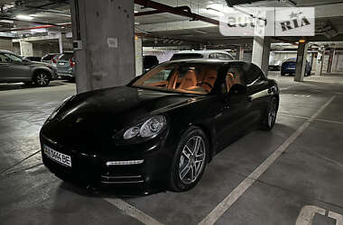 Фастбэк Porsche Panamera 2013 в Киеве