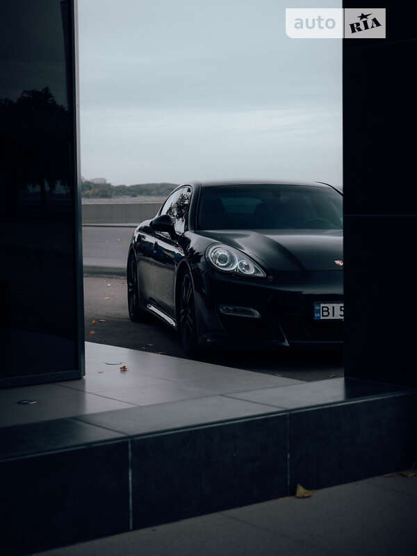 Фастбэк Porsche Panamera 2012 в Кременчуге