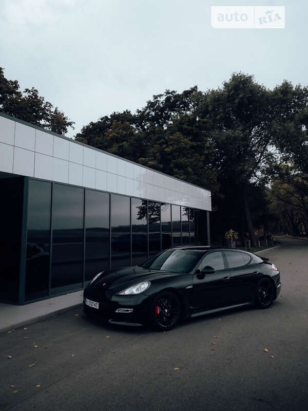 Фастбэк Porsche Panamera 2012 в Кременчуге