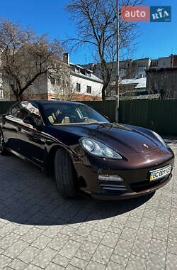 Фастбэк Porsche Panamera 2012 в 