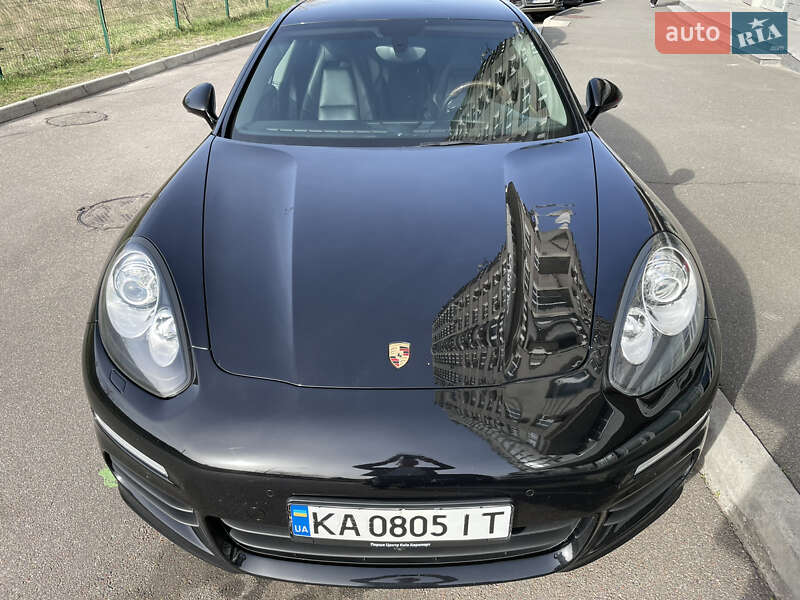 Фастбэк Porsche Panamera 2013 в Киеве