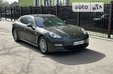 Фастбэк Porsche Panamera 2010 в Киеве