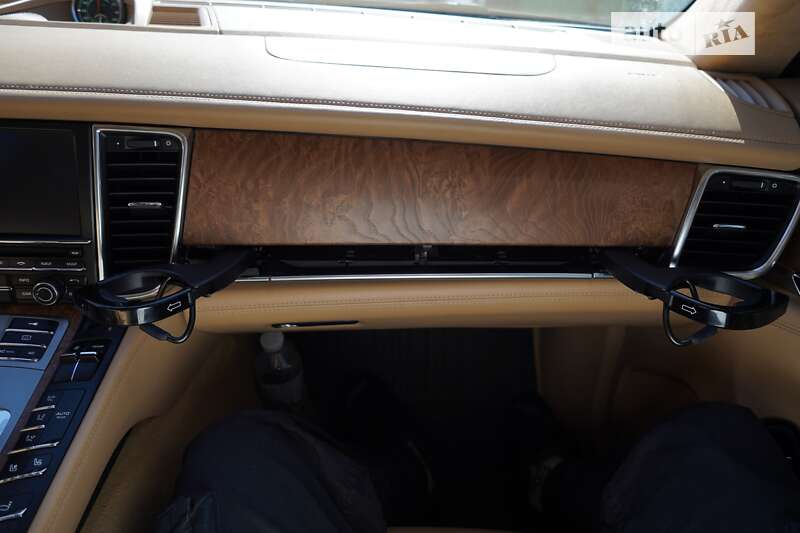 Фастбэк Porsche Panamera 2010 в Киеве фото 12 Фастбэк Porsche Panamera 2010 в Киеве