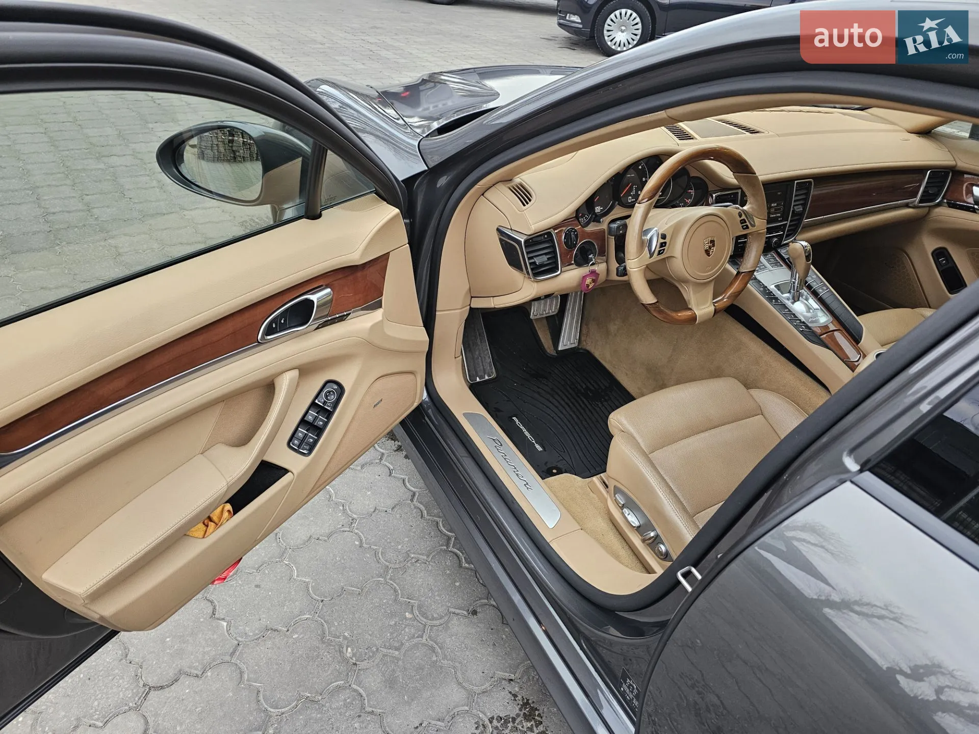 2013 Porsche Panamera - мініатюра 2