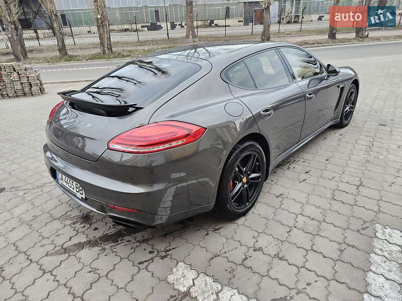 Фастбек Porsche Panamera 2013 в Черкасах