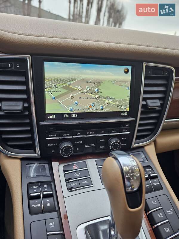 Фастбек Porsche Panamera 2013 в Черкасах