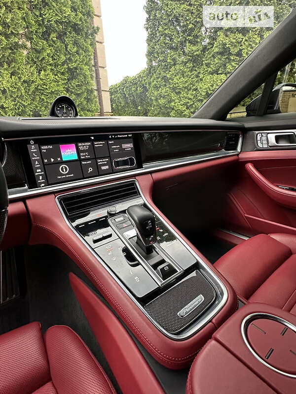 Фастбек Porsche Panamera 2017 в Дніпрі