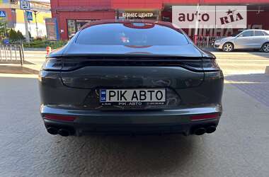 Фастбэк Porsche Panamera 2023 в Львове