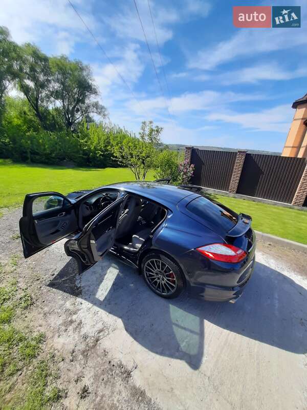 Фастбек Porsche Panamera 2011 в Києві