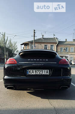 Фастбек Porsche Panamera 2012 в Одесі
