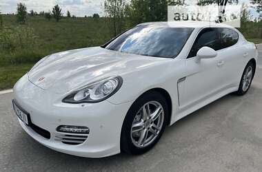 Фастбэк Porsche Panamera 2012 в Киеве