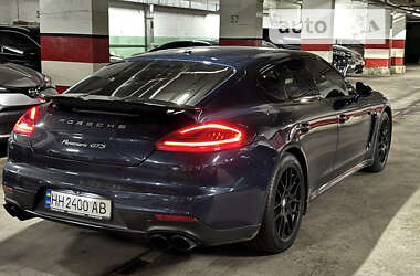 Фастбэк Porsche Panamera 2014 в Киеве