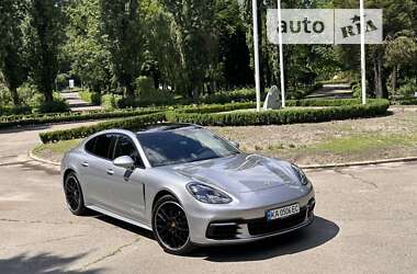 Седан Porsche Panamera 2020 в Киеве