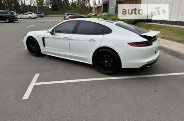 Фастбек Porsche Panamera 2018 в 