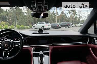 Фастбек Porsche Panamera 2018 в 