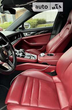 Фастбек Porsche Panamera 2018 в 