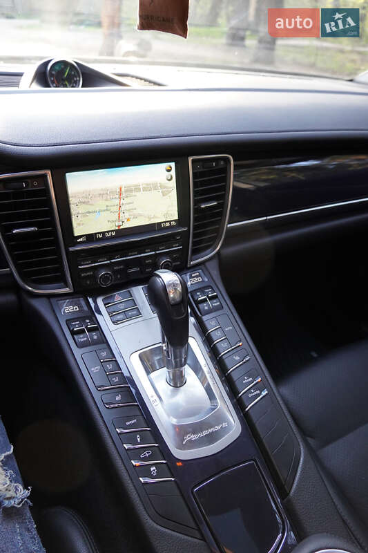 Фастбэк Porsche Panamera 2014 в Киеве