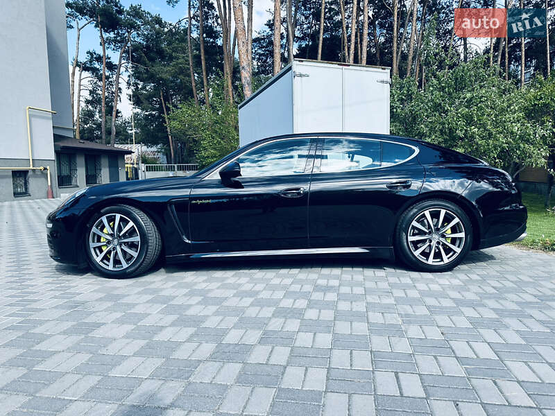 Фастбэк Porsche Panamera 2014 в Киеве