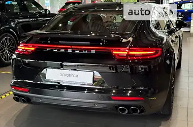 Porsche Panamera 2019