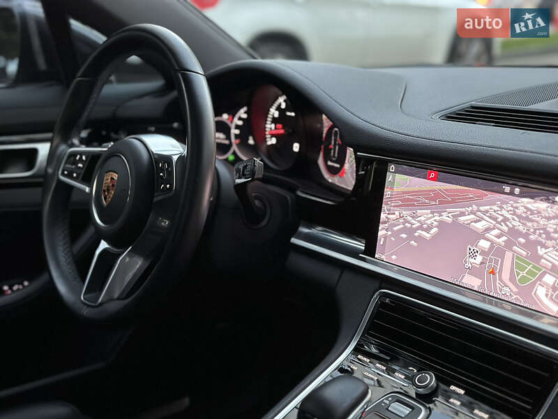 Фастбек Porsche Panamera 2018 в Києві